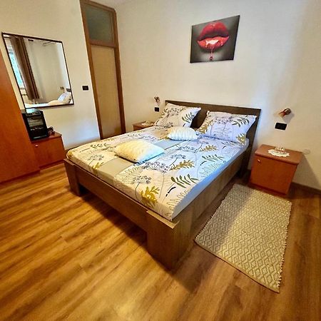 Guest House Casa Mia - Rooms & Apartments Rovinj Exterior photo