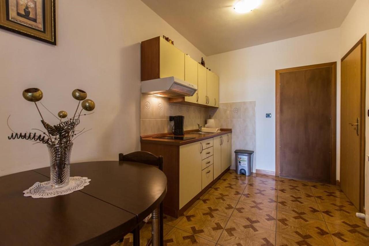 Guest House Casa Mia - Rooms & Apartments Rovinj Exterior photo